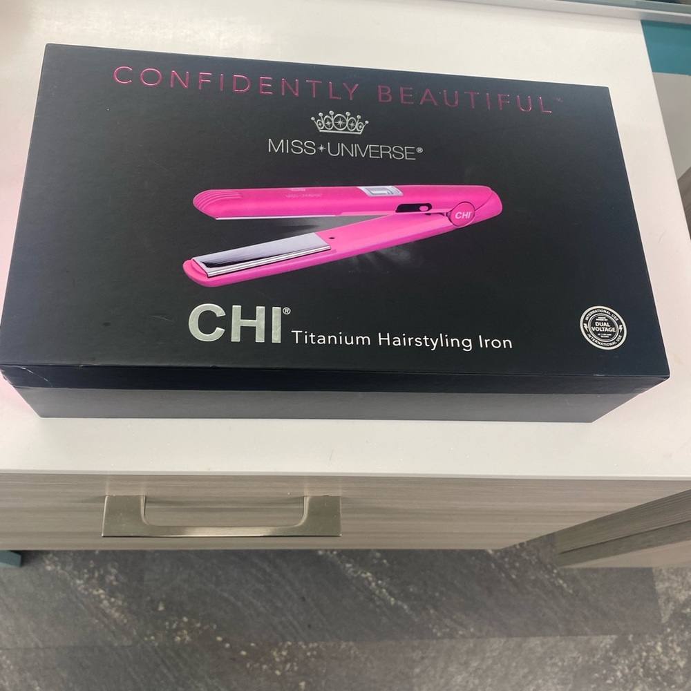 CHI Tatanium flat iron